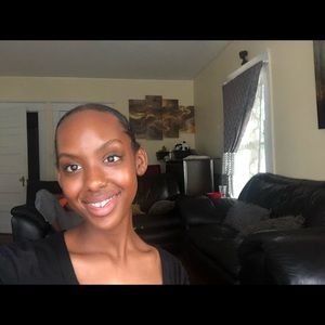 Meet your Posher, Clarissa